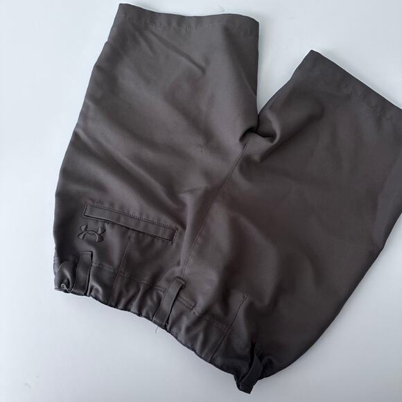 Under Armour Golf Shorts - Picture 2 of 5